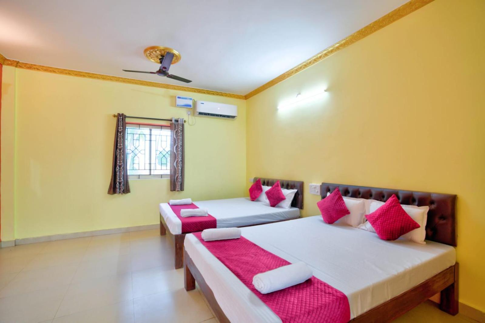 Hotel Savita Calangute Chambre photo
