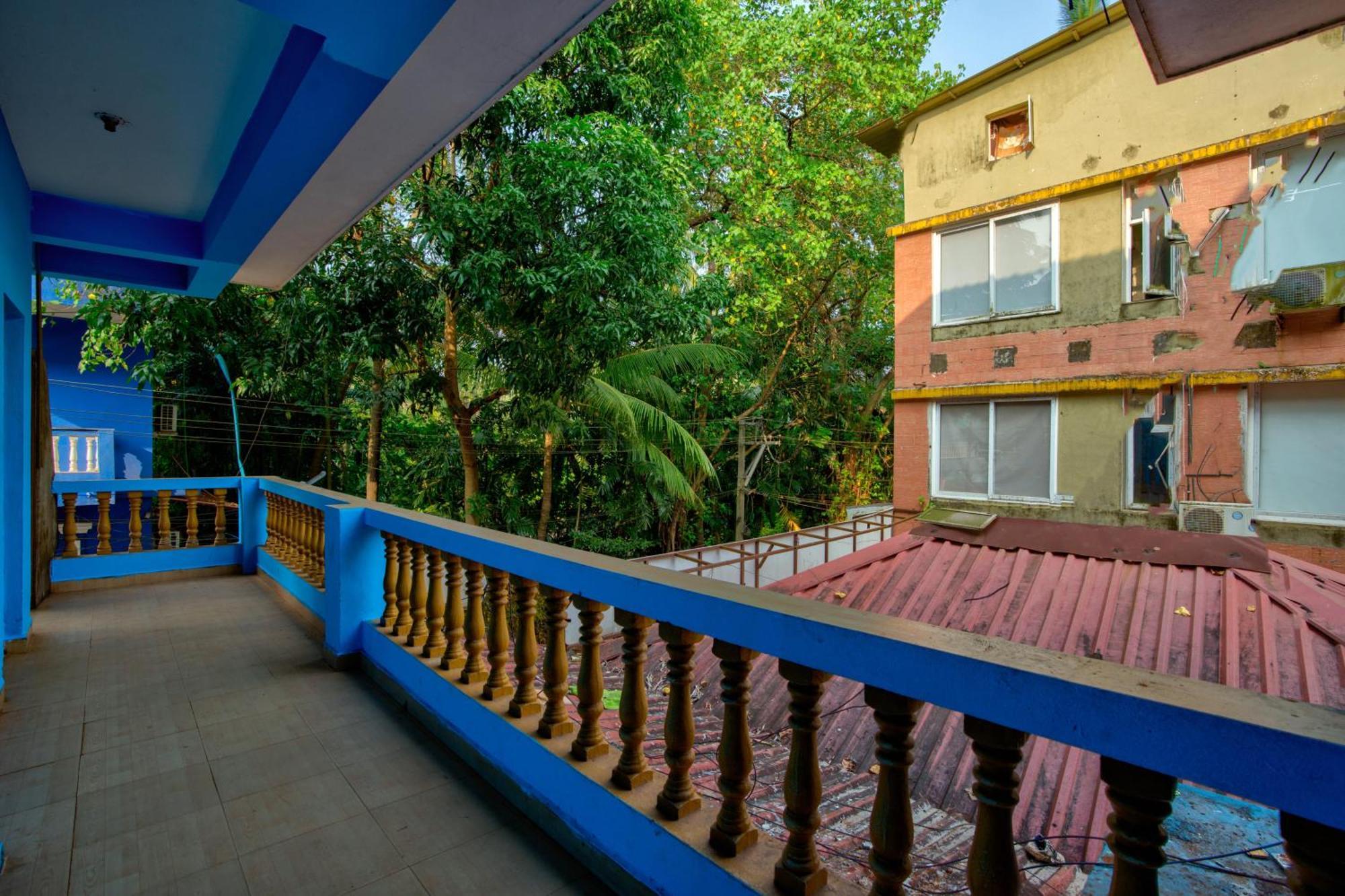Hotel Savita Calangute Extérieur photo